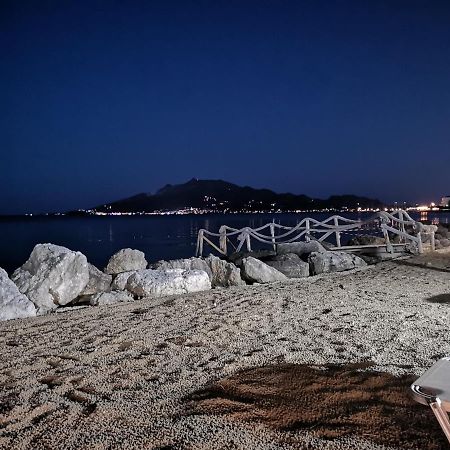 Point Ephemere Beachfront Apartments Закинтос Экстерьер фото