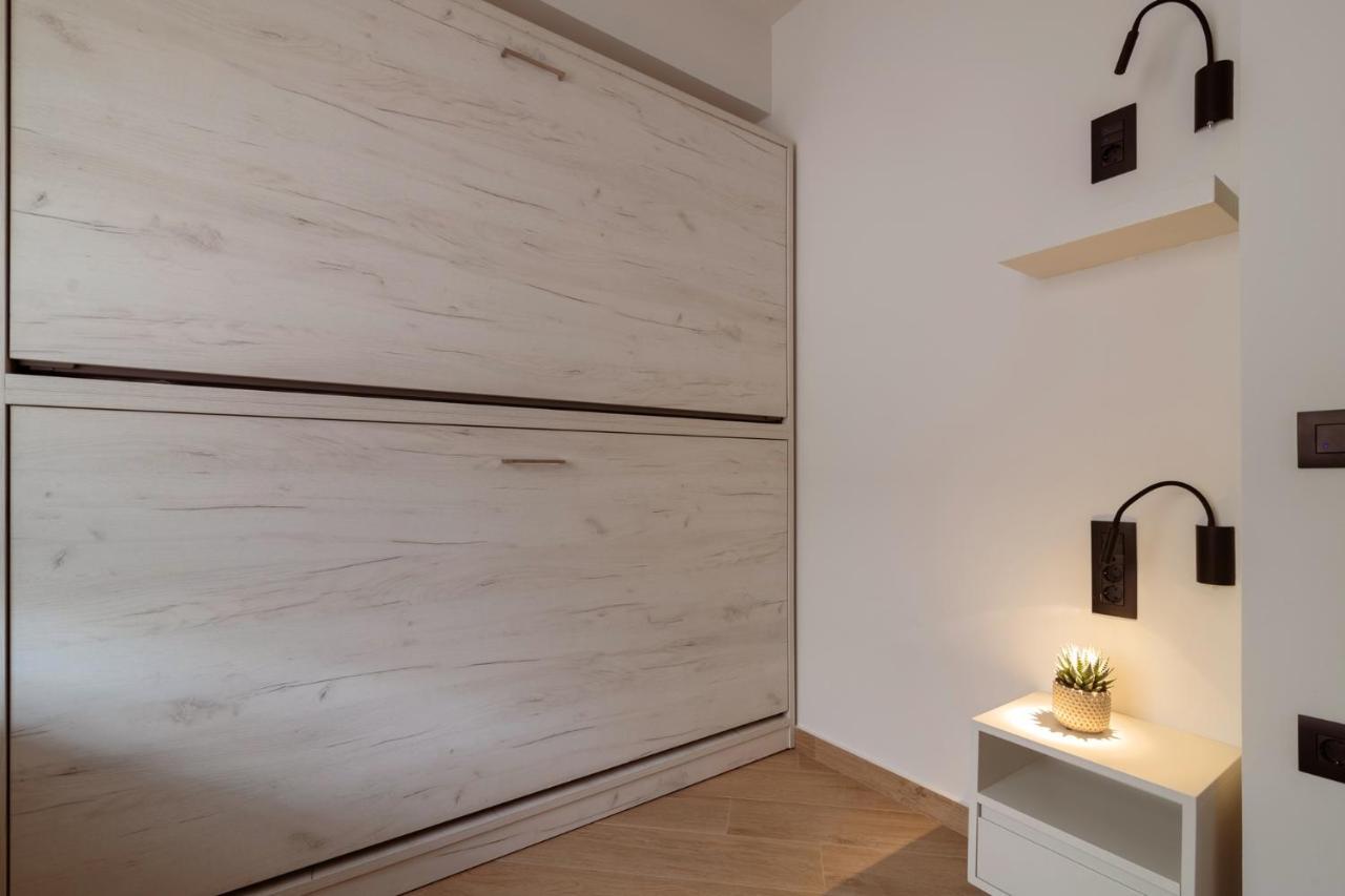Point Ephemere Beachfront Apartments Закинтос Экстерьер фото