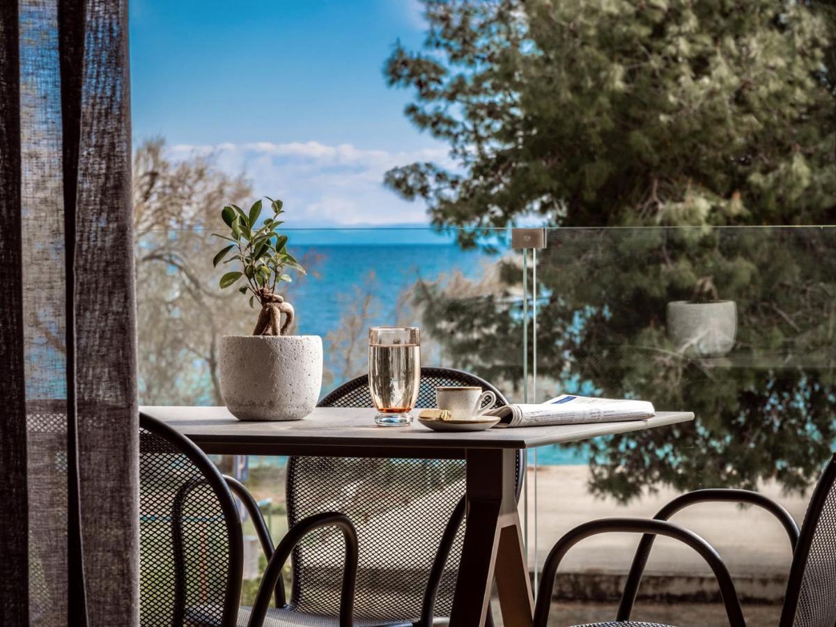 Point Ephemere Beachfront Apartments Закинтос Экстерьер фото