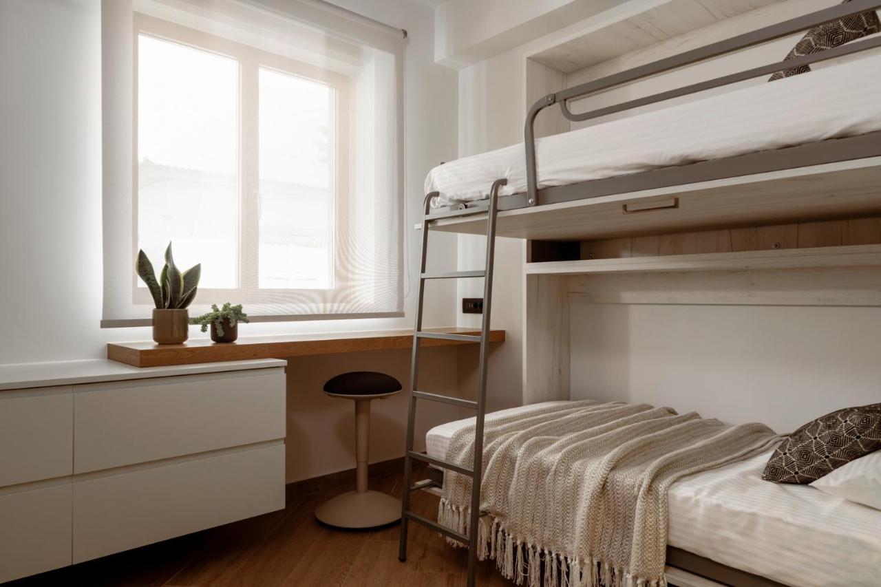 Point Ephemere Beachfront Apartments Закинтос Экстерьер фото