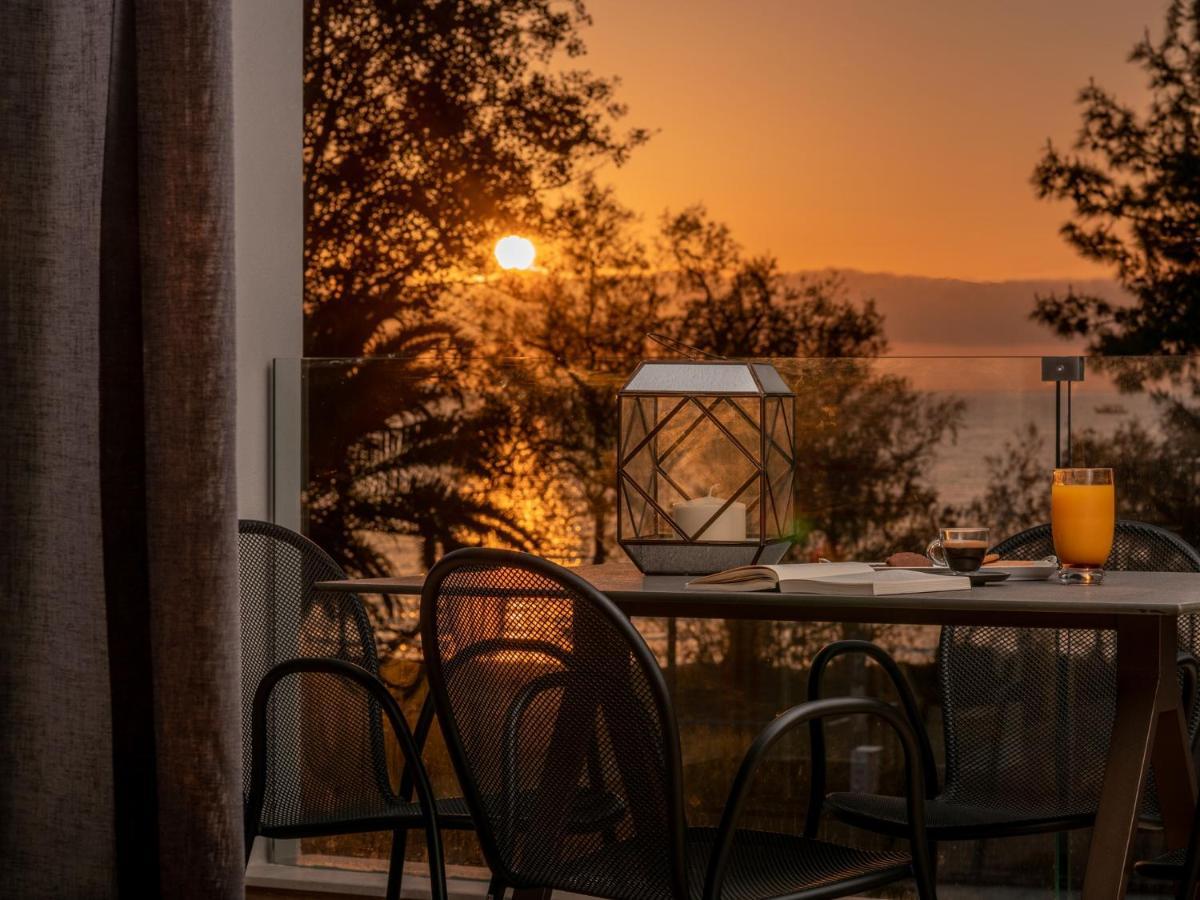 Point Ephemere Beachfront Apartments Закинтос Экстерьер фото