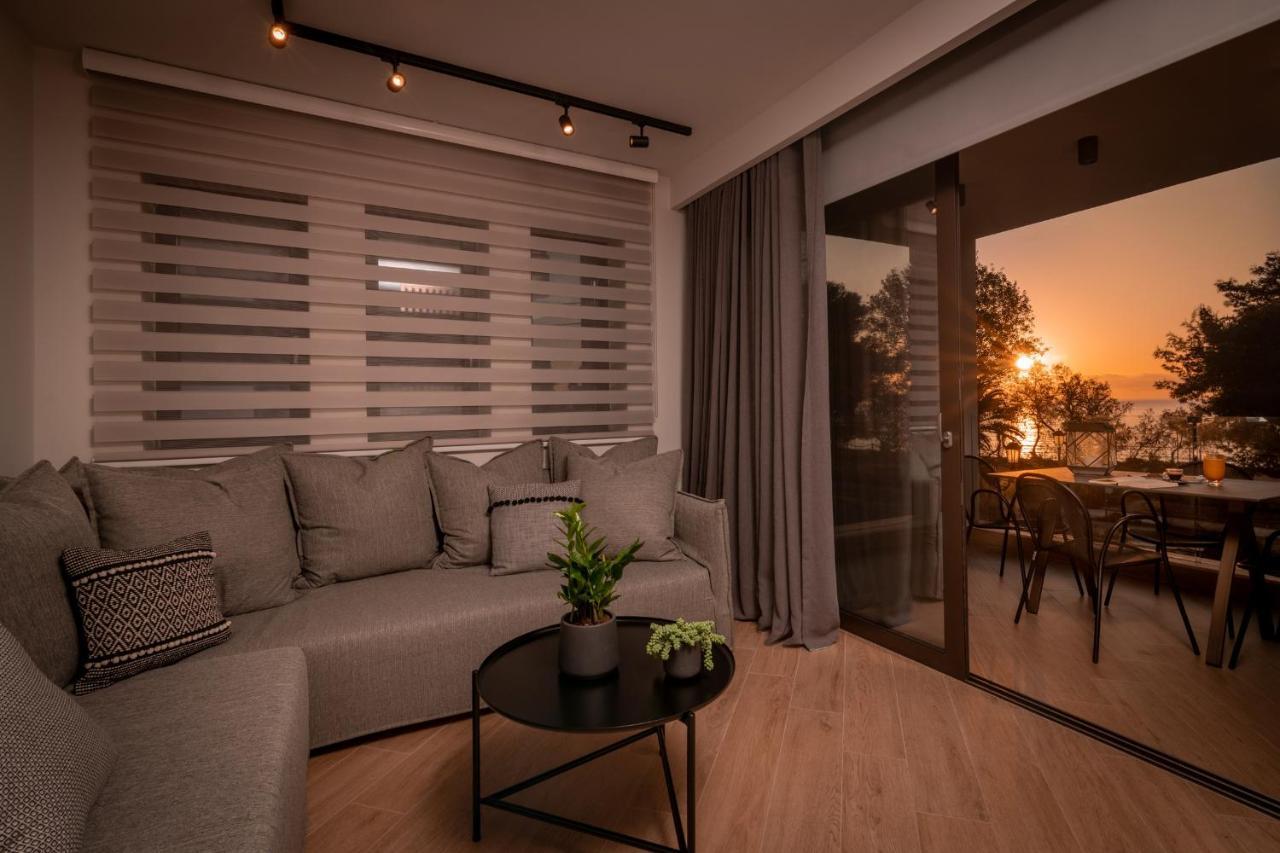 Point Ephemere Beachfront Apartments Закинтос Экстерьер фото