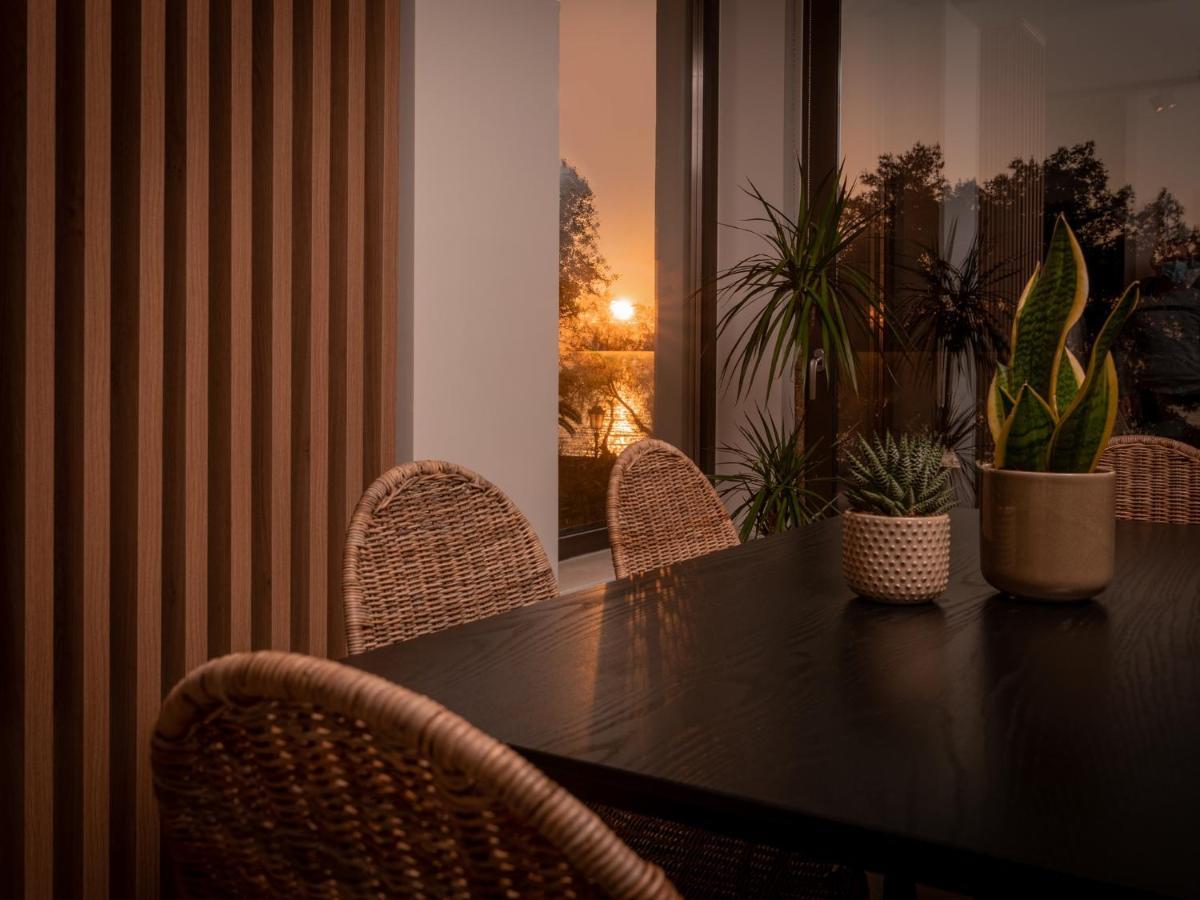 Point Ephemere Beachfront Apartments Закинтос Экстерьер фото