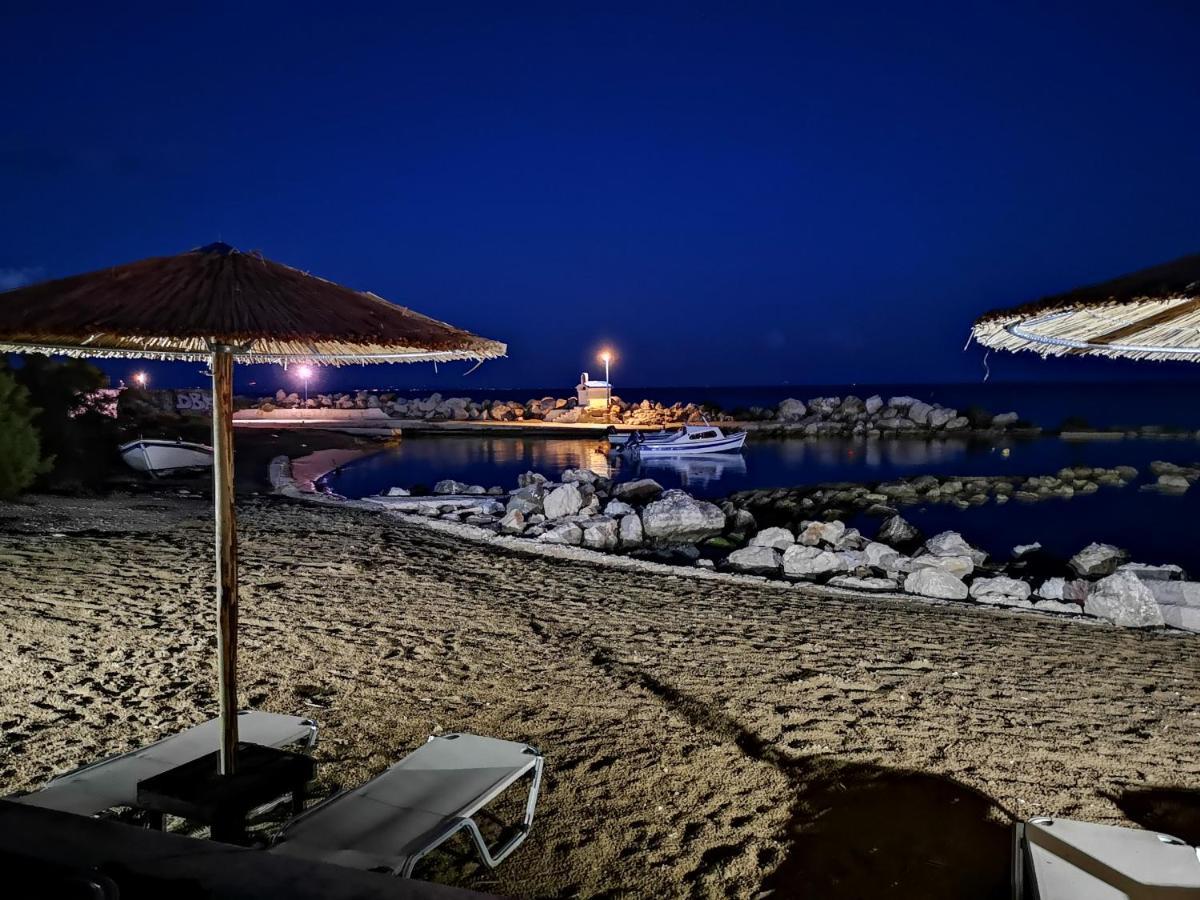 Point Ephemere Beachfront Apartments Закинтос Экстерьер фото